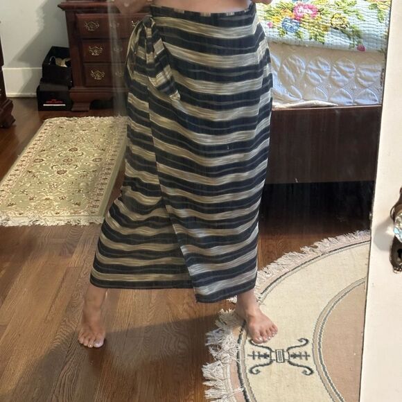Vtg 90s Jones New York black, cream & gray horizontal striped wrap look skirt - Picture 2 of 8